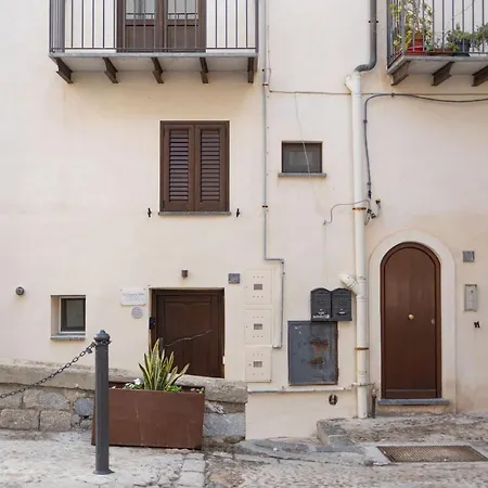 U Scrusciu D'u Mari Luxury Vakantiehuis *